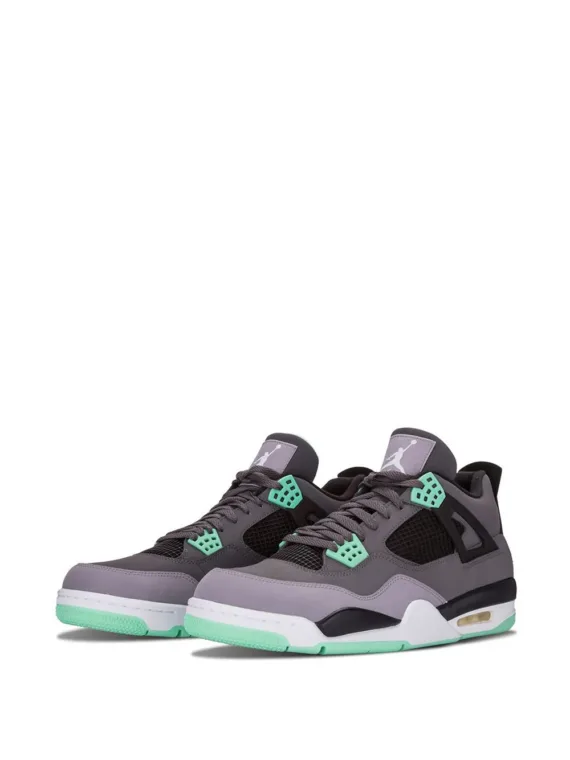 ⁦NIKE Air Jordan 4 Retro "Green Glow" sneakers⁩ – תמונה ⁦2⁩