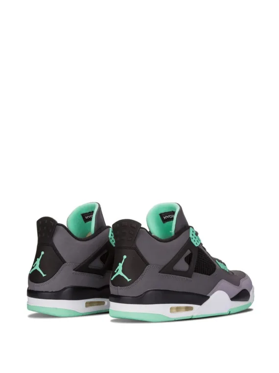 ⁦NIKE Air Jordan 4 Retro "Green Glow" sneakers⁩ – תמונה ⁦3⁩