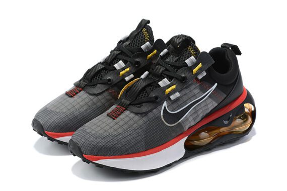 ⁦Nike Air Max 2021 Older Kids' Shoes - Black⁩ – תמונה ⁦3⁩